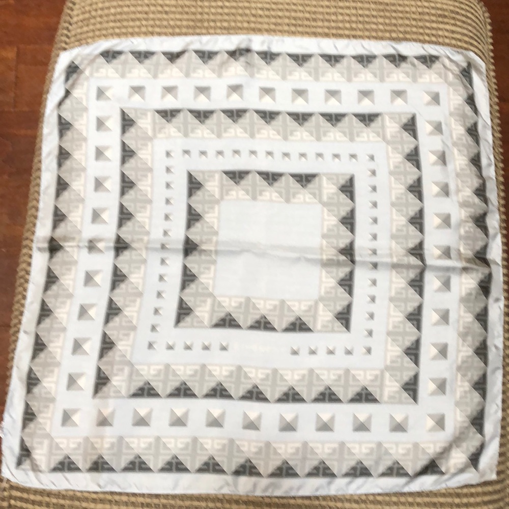 Givenchy Geometric Gray and White Scarf